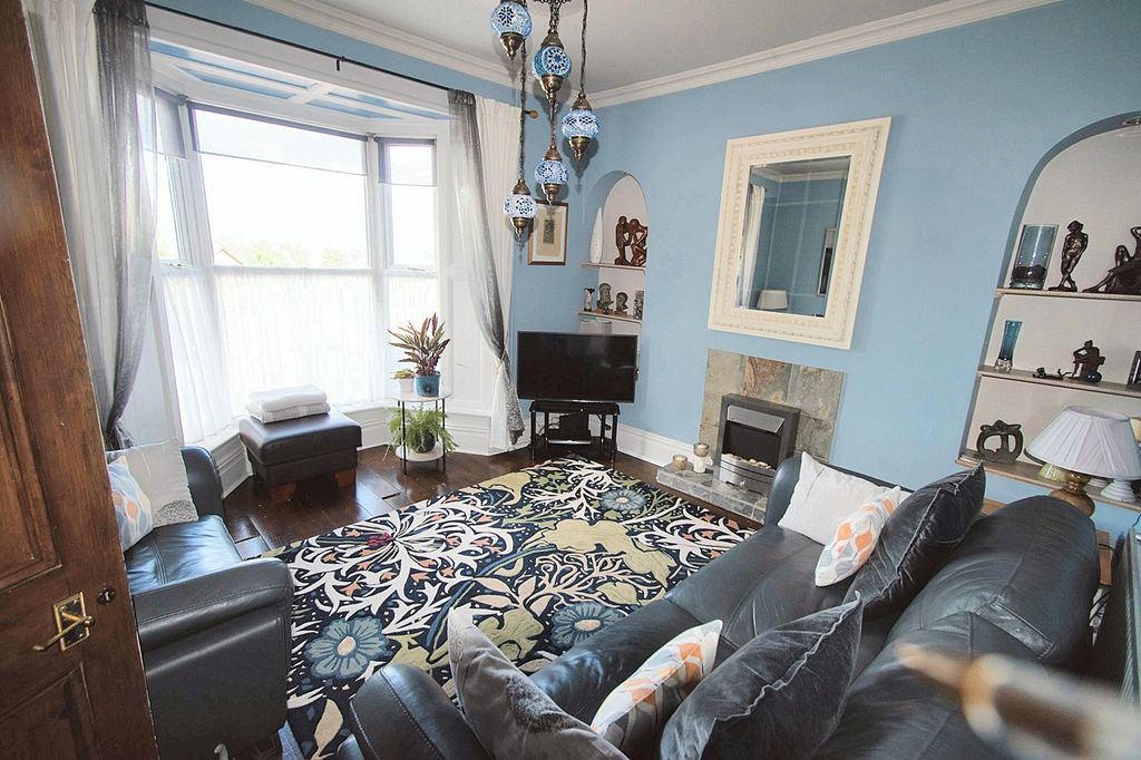 Property photo 3 of 31