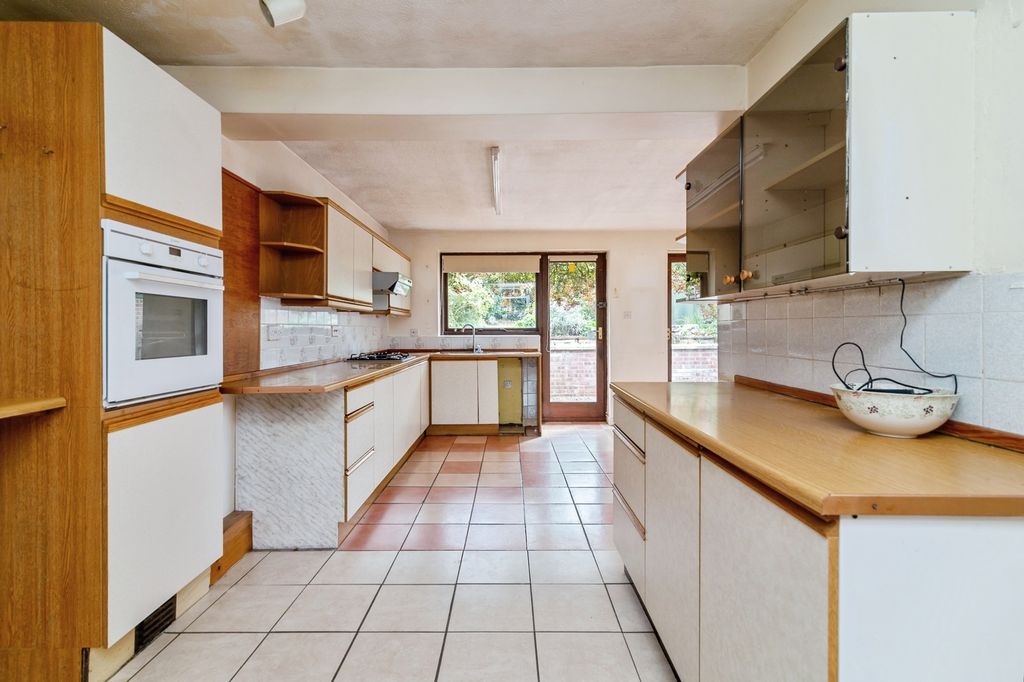 Property photo 2 of 17 Kitchen