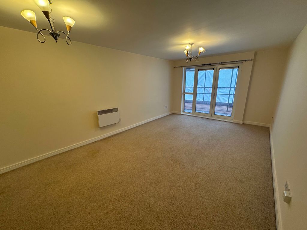 Property photo 3 of 8 Photo 5