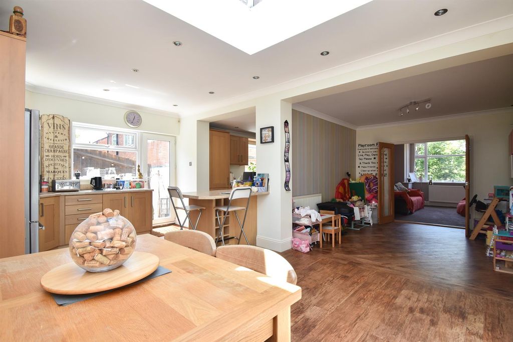 Property photo 1 of 21 Kitchen