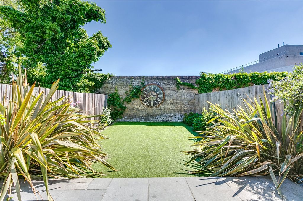 Property photo 3 of 9