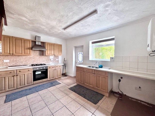 Property photo 3 of 8 Issibhuta@Gmail.Com