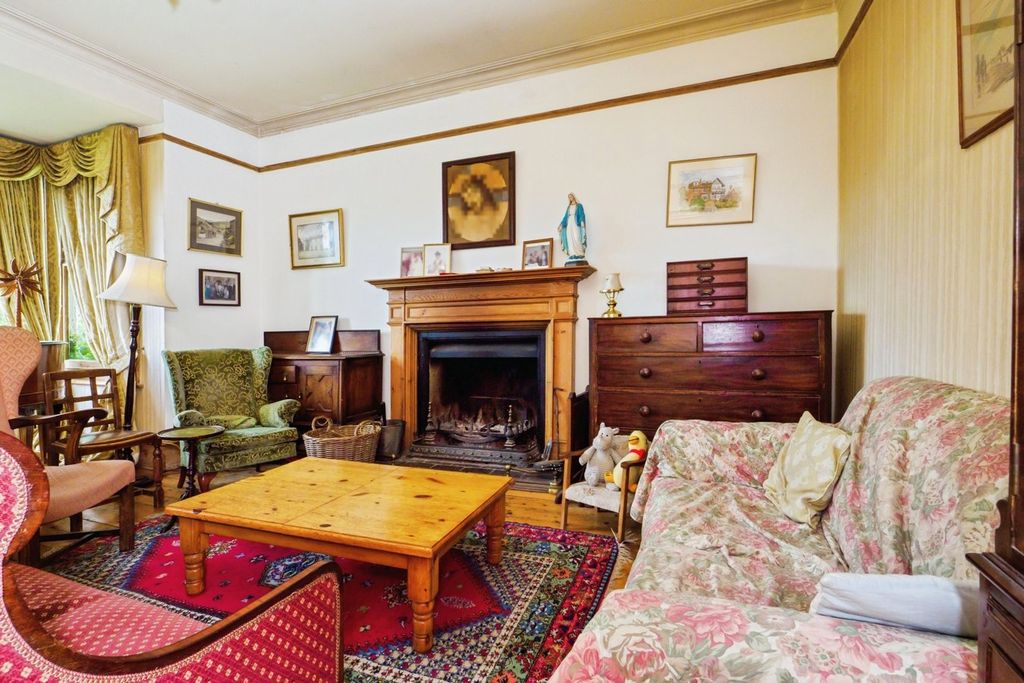 Property photo 2 of 35