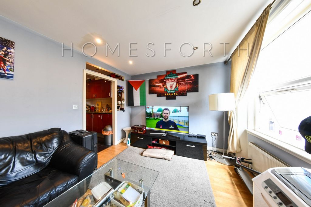 Property photo 3 of 10 Photo 11
