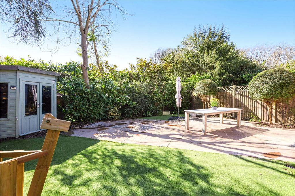 Property photo 3 of 16 Garden