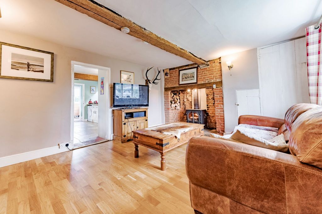 Property photo 2 of 27