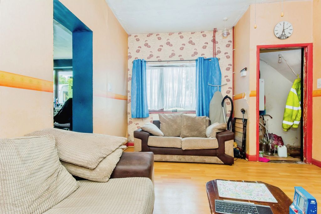 Property photo 2 of 16 Photography