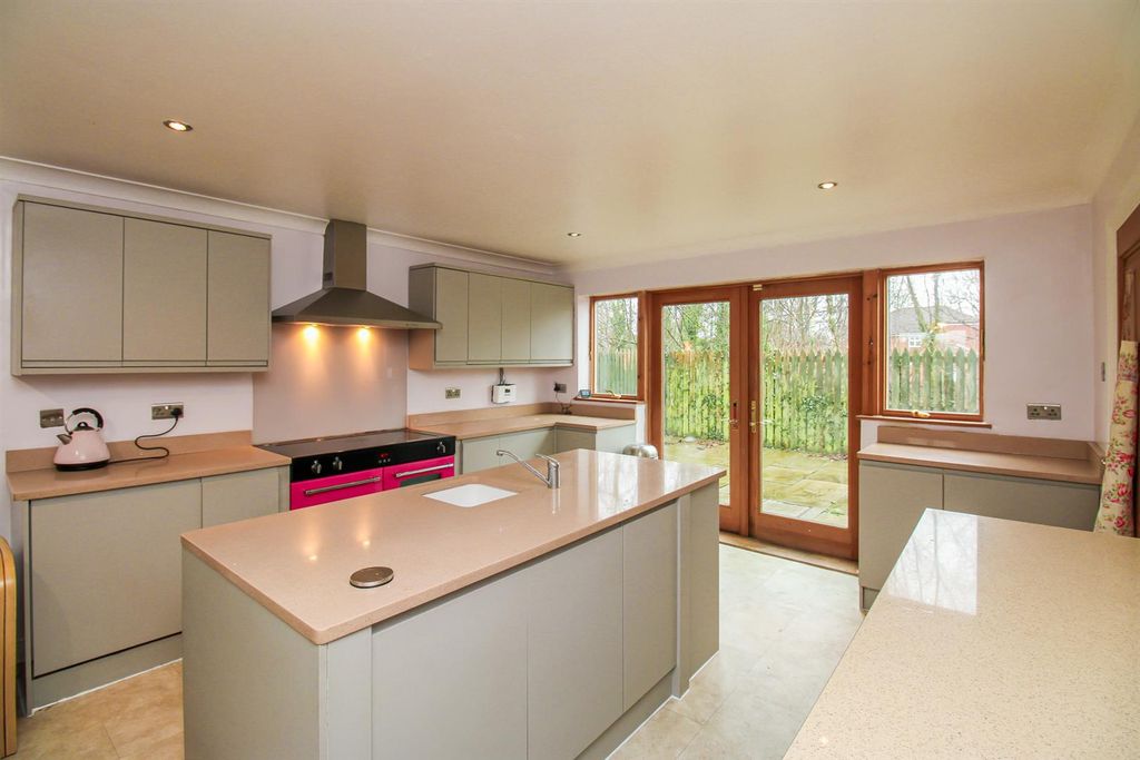 Property photo 3 of 21