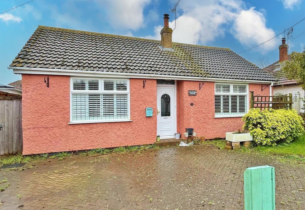 Property photo 1 of 22 Outside - Front