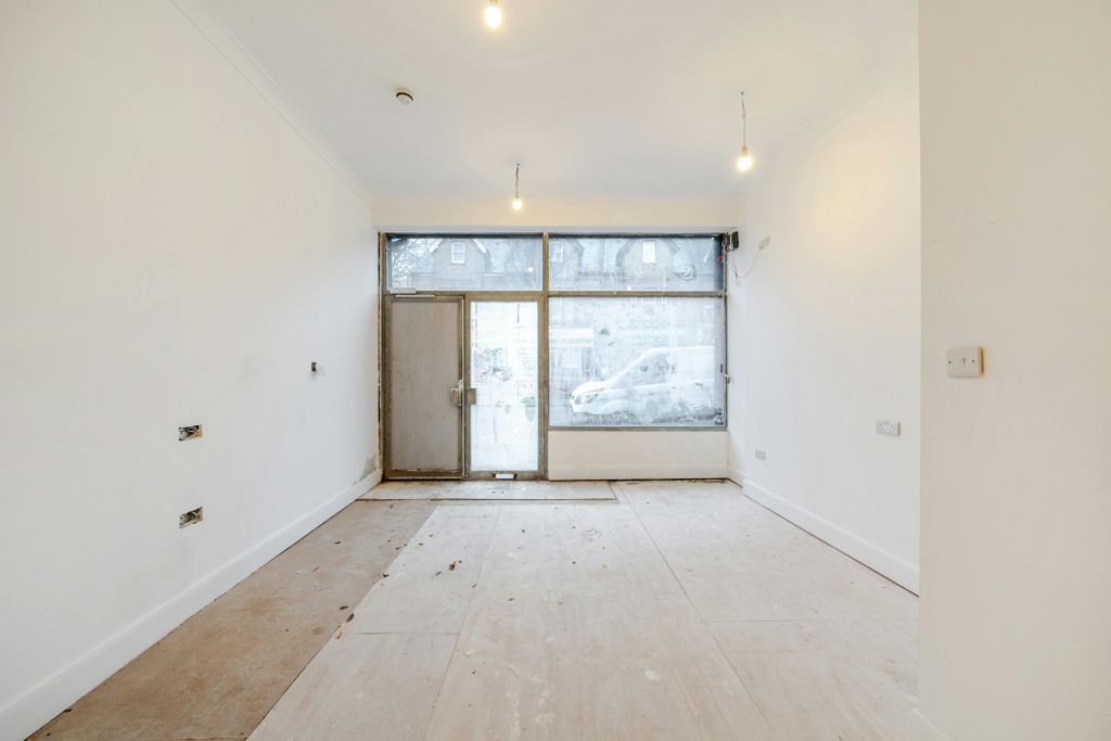 Property photo 2 of 5 1399730-6-6964Ea5609450.Jpg