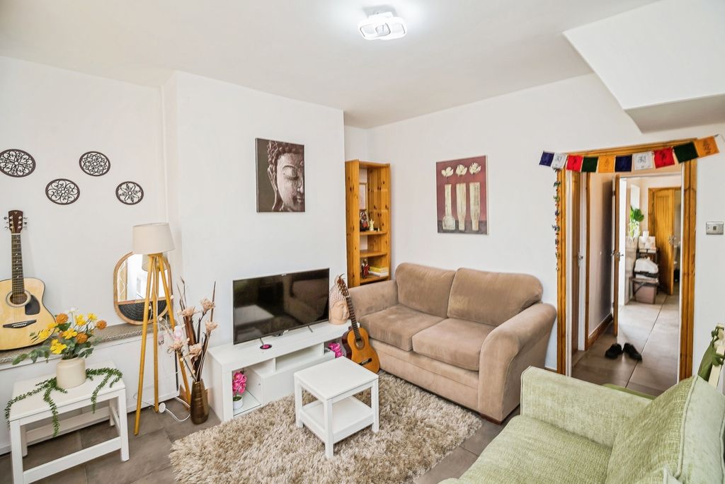 Property photo 2 of 15 Photo