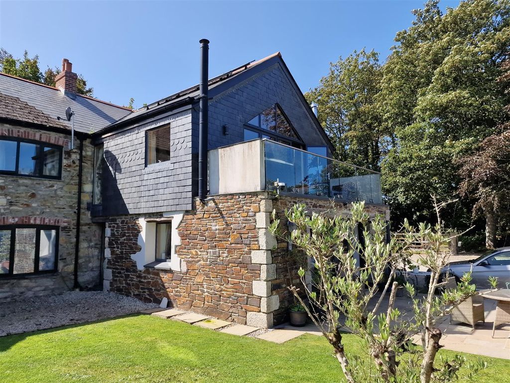 Property photo 1 of 18 The Lodge