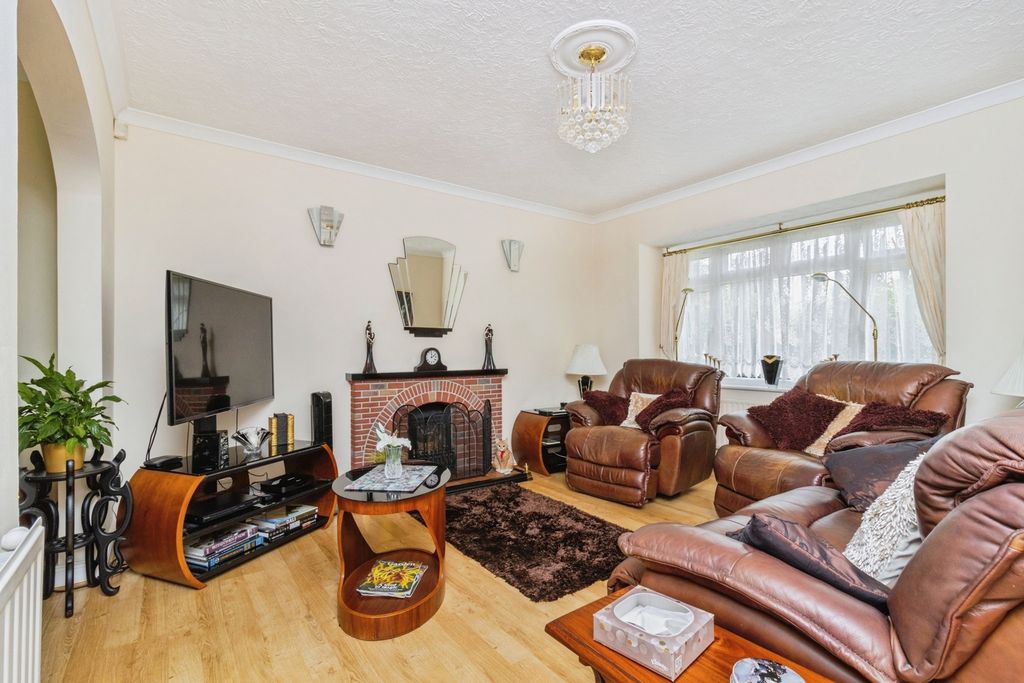 Property photo 3 of 16 Photo