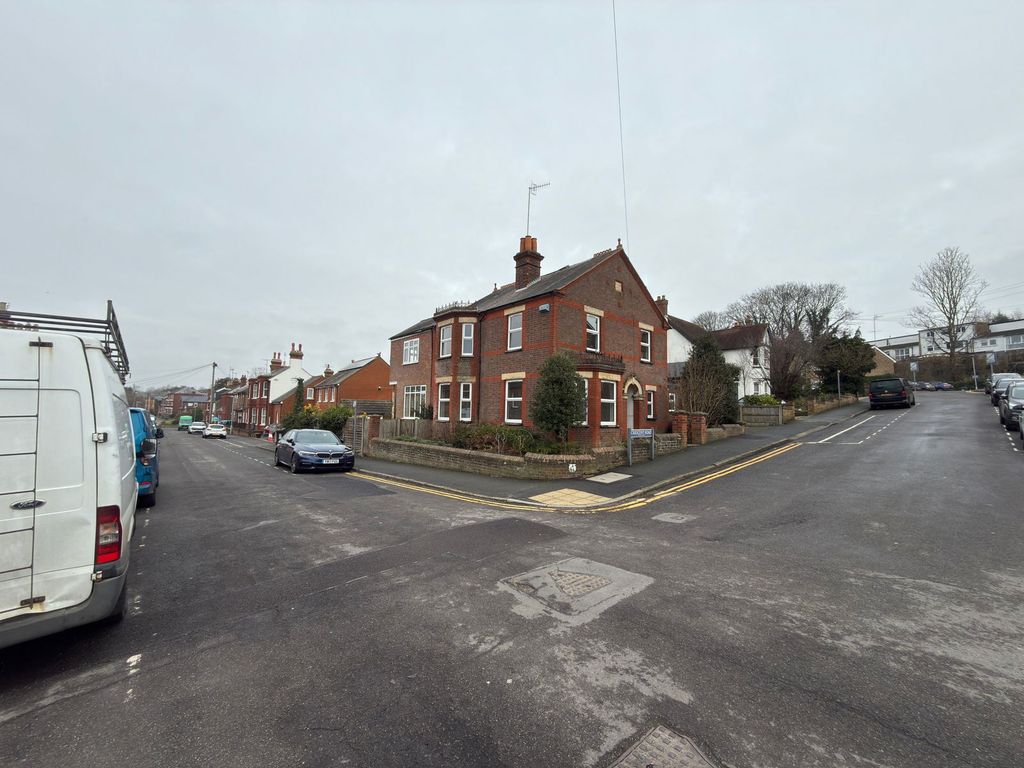 Property photo 2 of 22