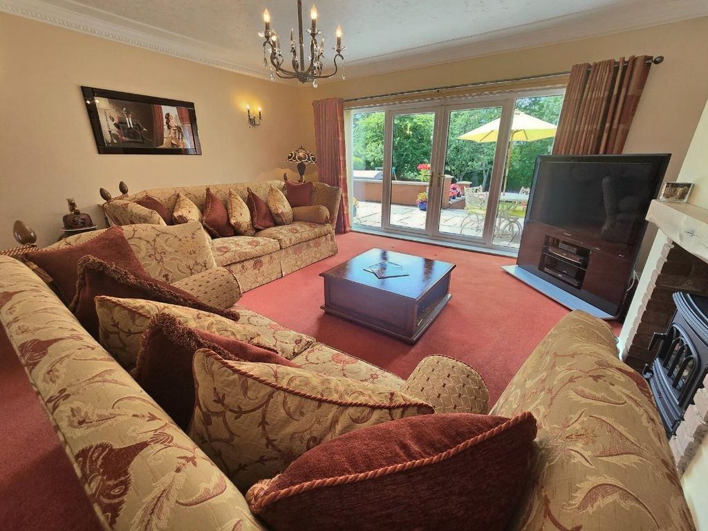 Property photo 2 of 34