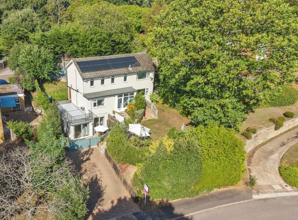 Property photo 2 of 33