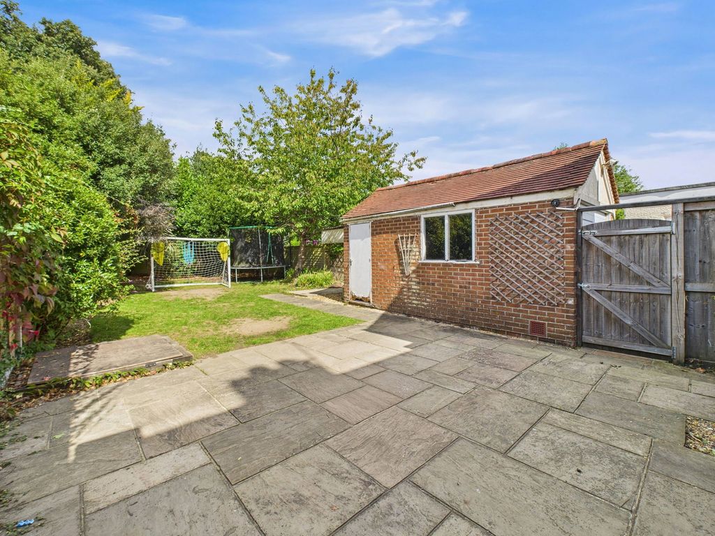 Property photo 2 of 18