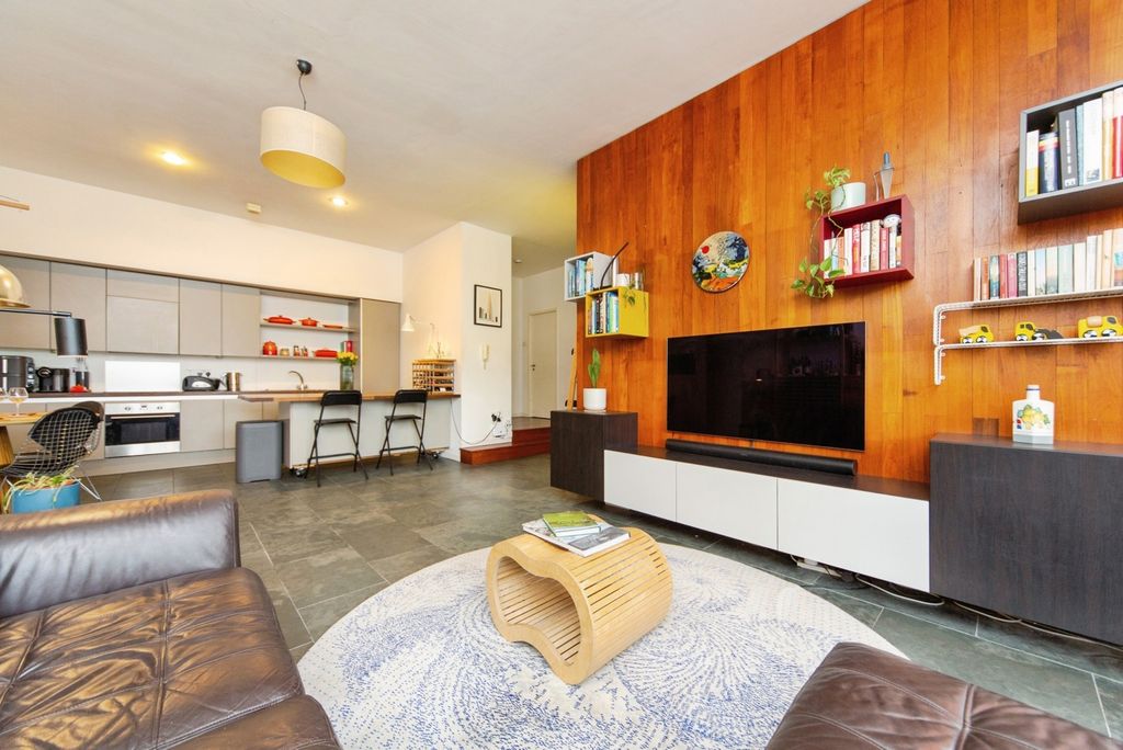 Property photo 2 of 16 Pbox-Img.Jpg