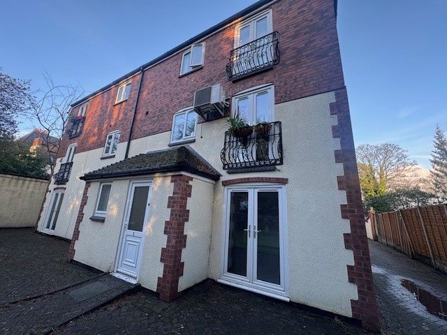 Property photo 1 of 9 Front