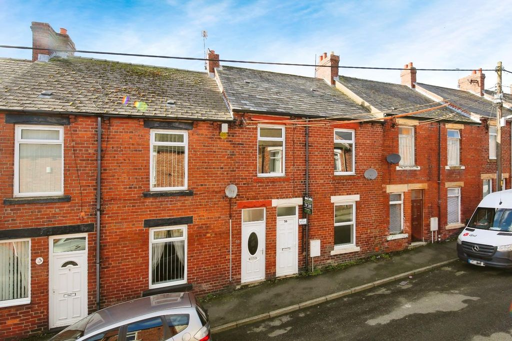 Property photo 1 of 11 Front Of House (2).Jpg