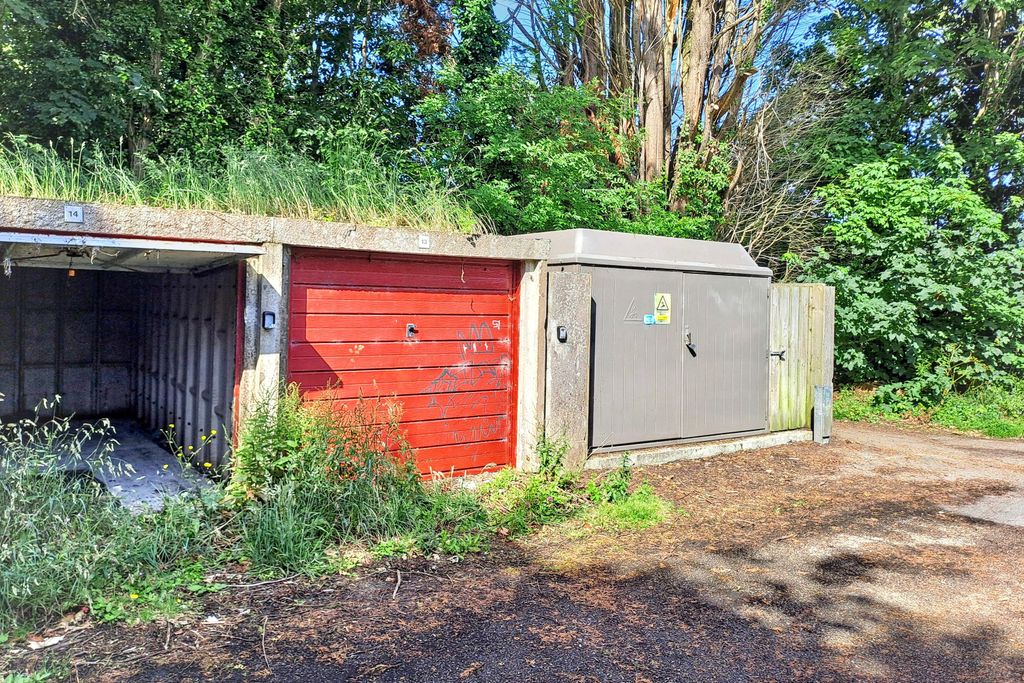Property photo 3 of 7 Garage 14 Manor Way, Heamoor, Penzance, Tr18 3Hx