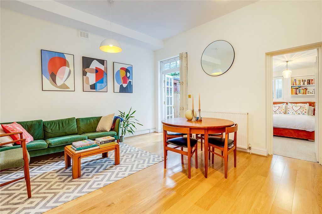 Property photo 1 of 8 Reception