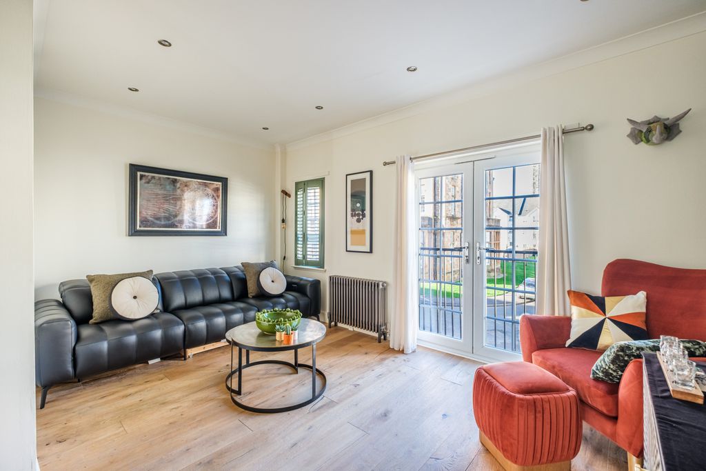 Property photo 3 of 31