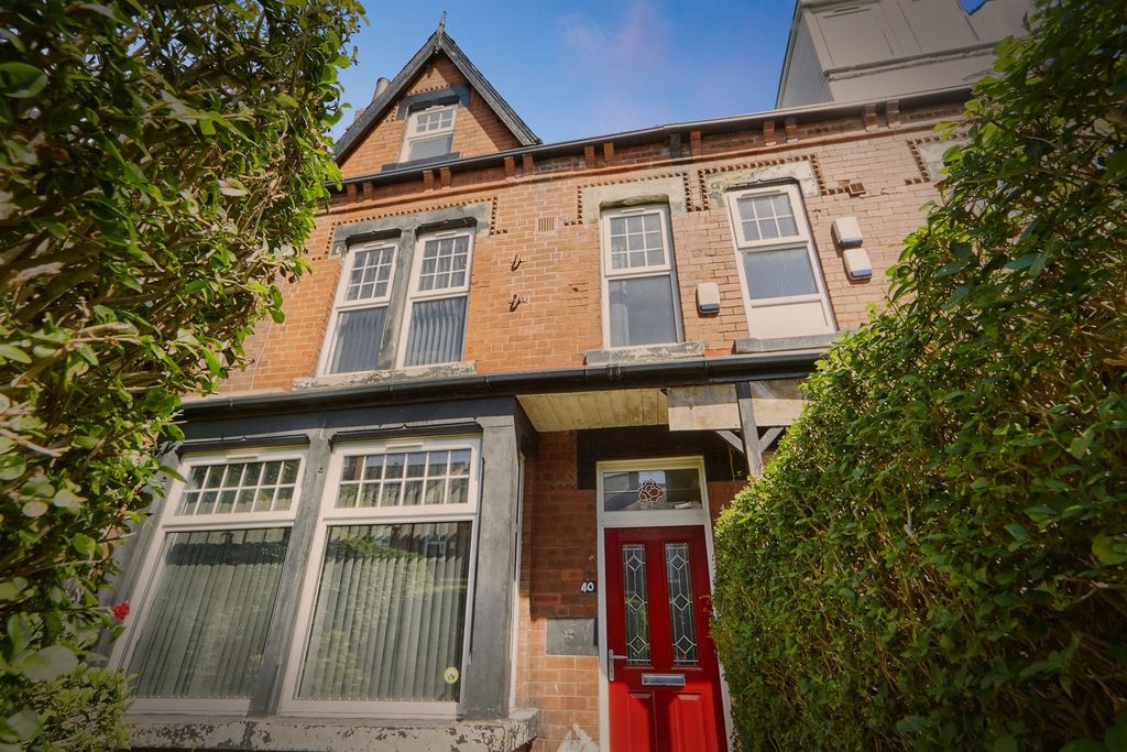 Property photo 2 of 22