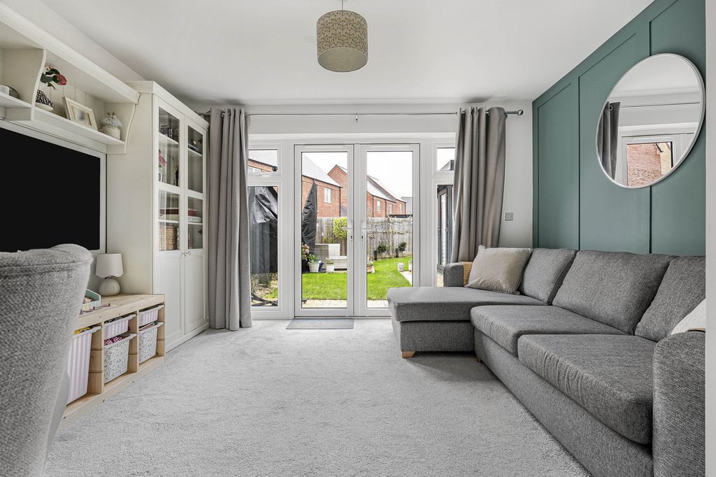 Property photo 2 of 19