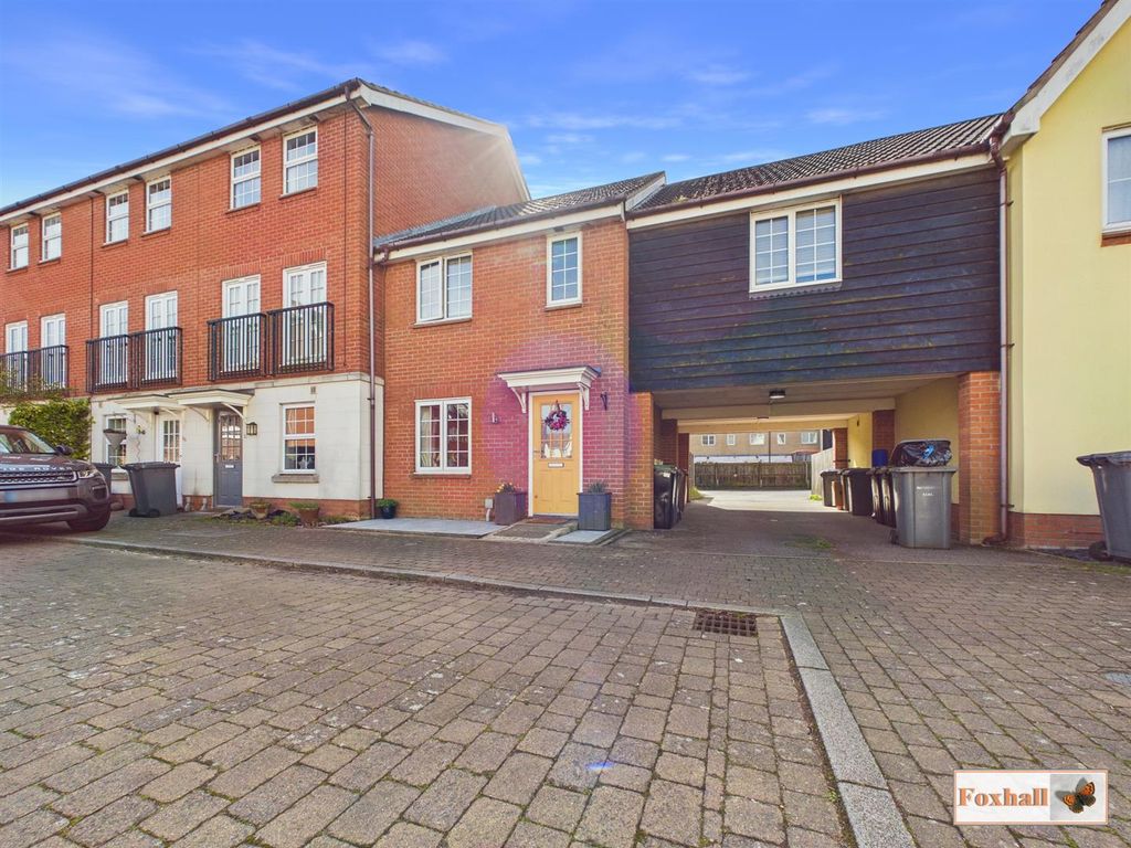 Property photo 1 of 25 Front Garden