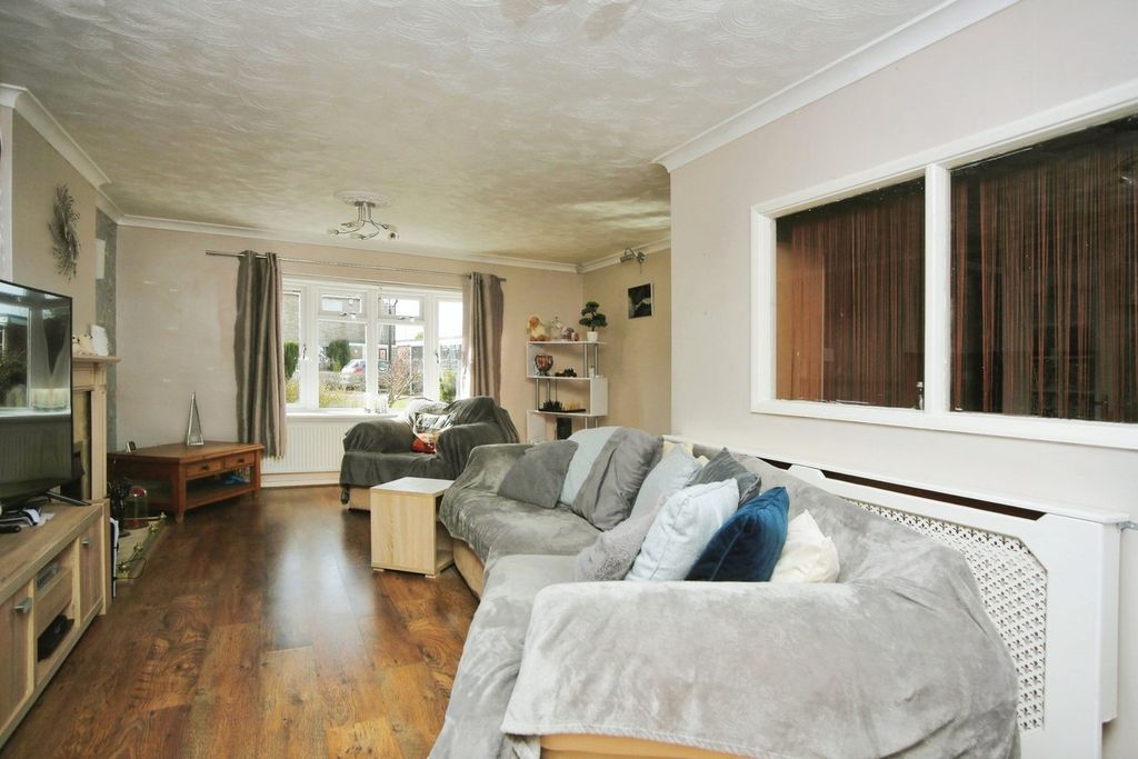 Property photo 2 of 18