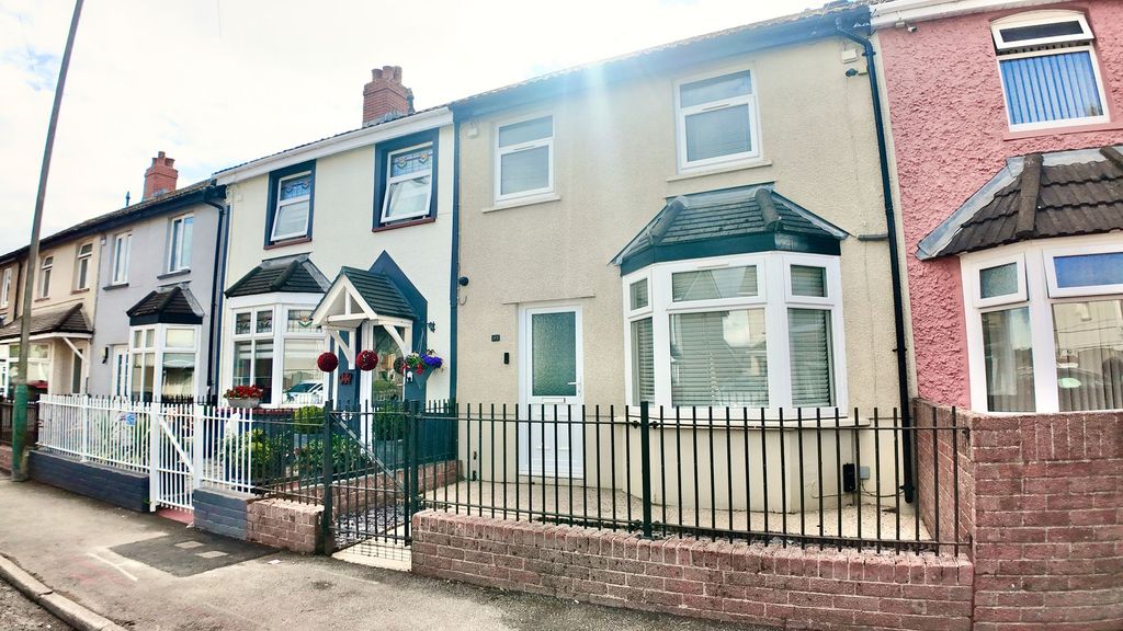 Property photo 3 of 22