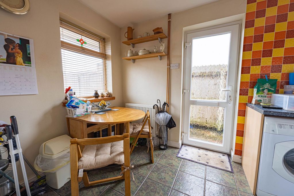 Property photo 3 of 23