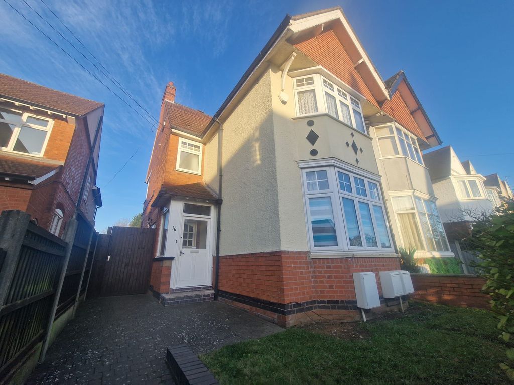 Property photo 2 of 20