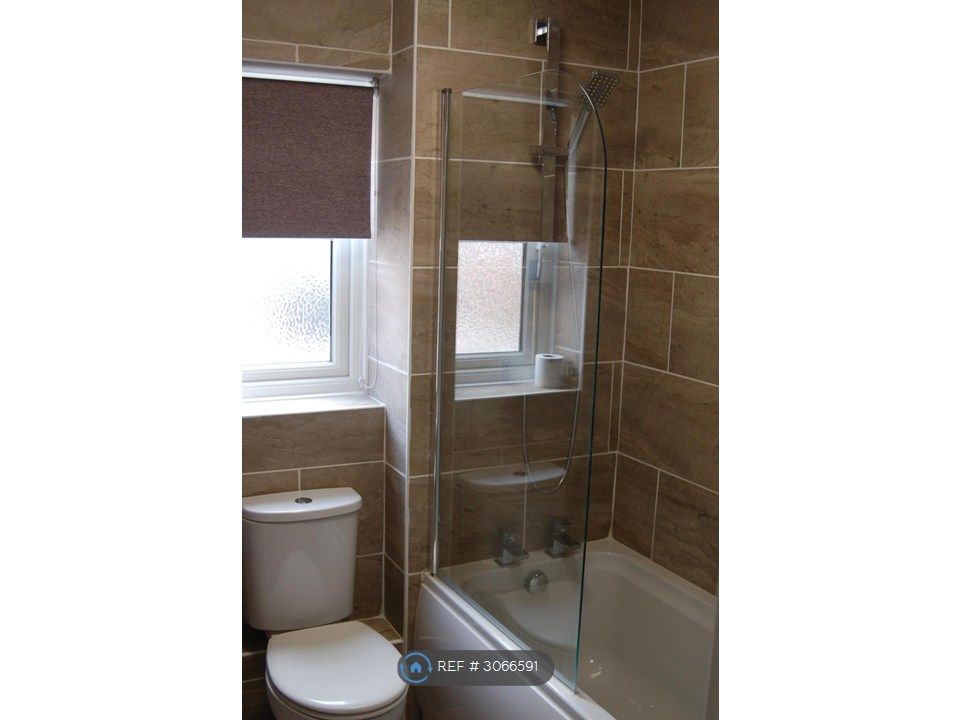 Property photo 2 of 6 Bathroom 1