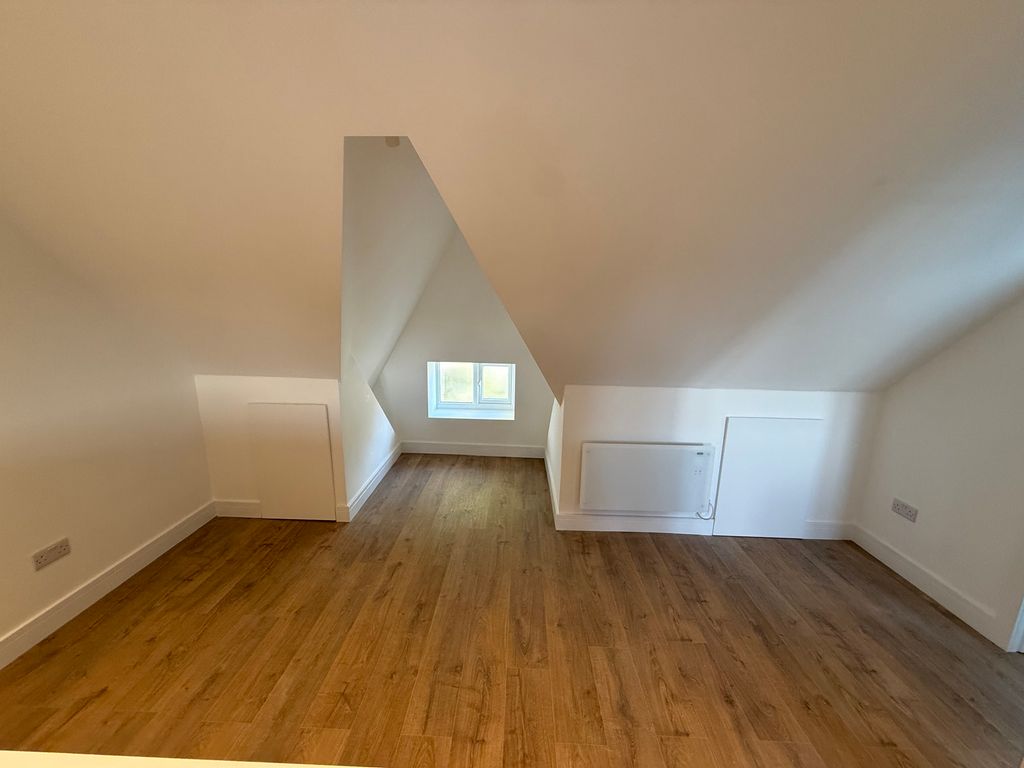 Property photo 1 of 4 New One Bedroom Flat Close To Eastcote Station