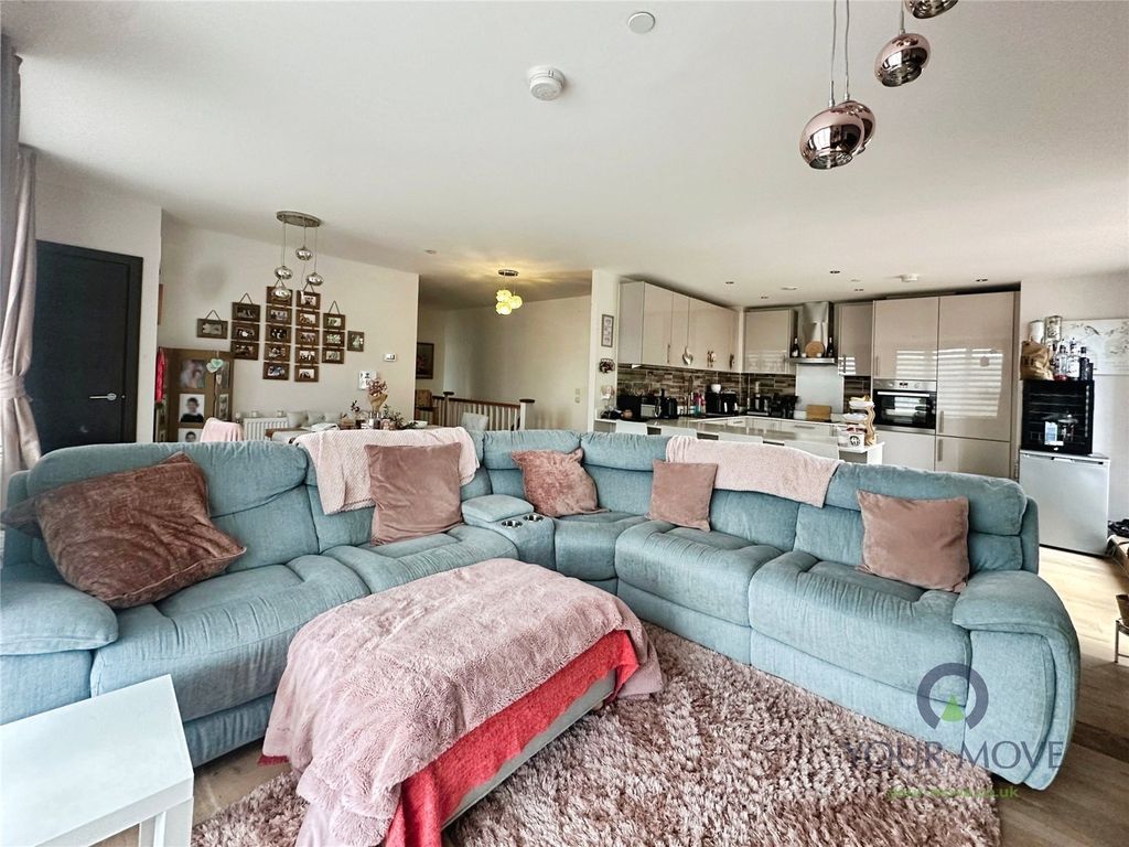 Property photo 3 of 15 Picture No. 02