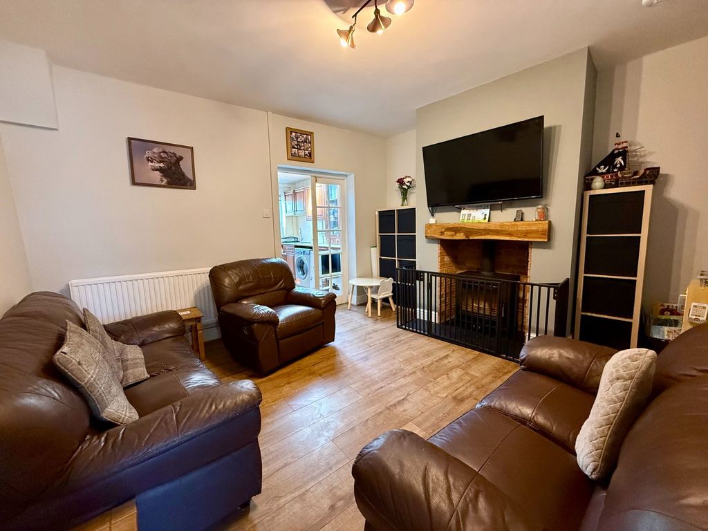 Property photo 2 of 22