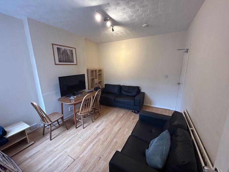 Property photo 1 of 9 Photo 10