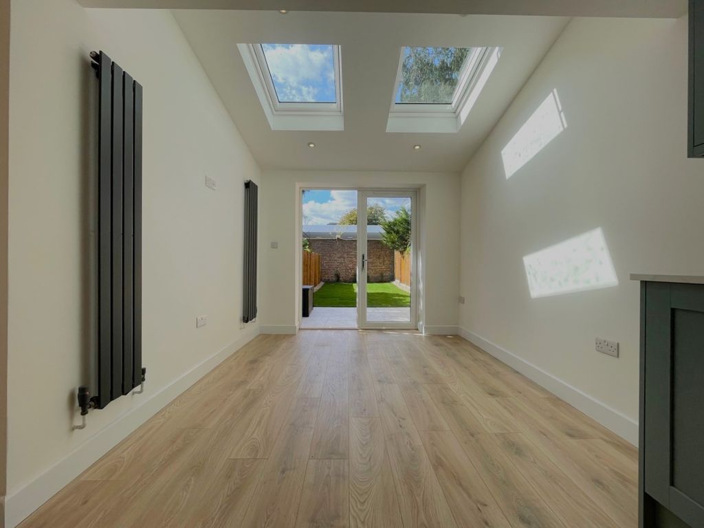 Property photo 3 of 10 Thumbnail_Img_2269