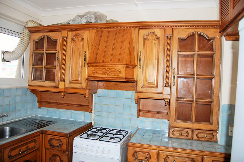 Property photo 3 of 8 Photo 4