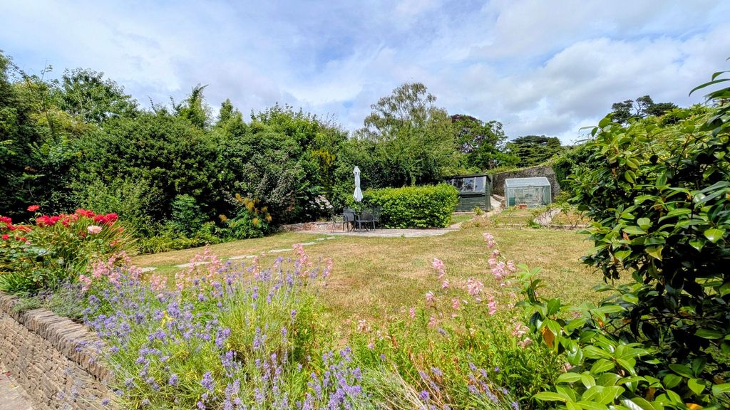 Property photo 2 of 29
