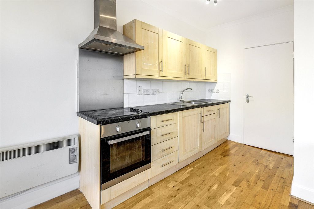 Property photo 2 of 10 Kitchen