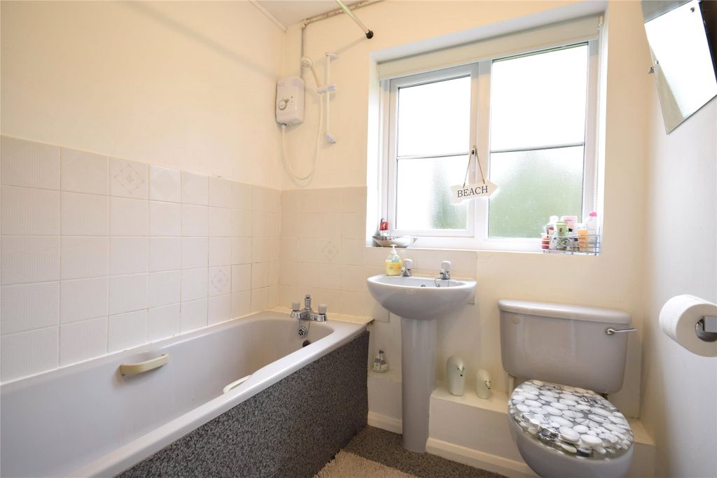 Property photo 3 of 7 Family Bathroom