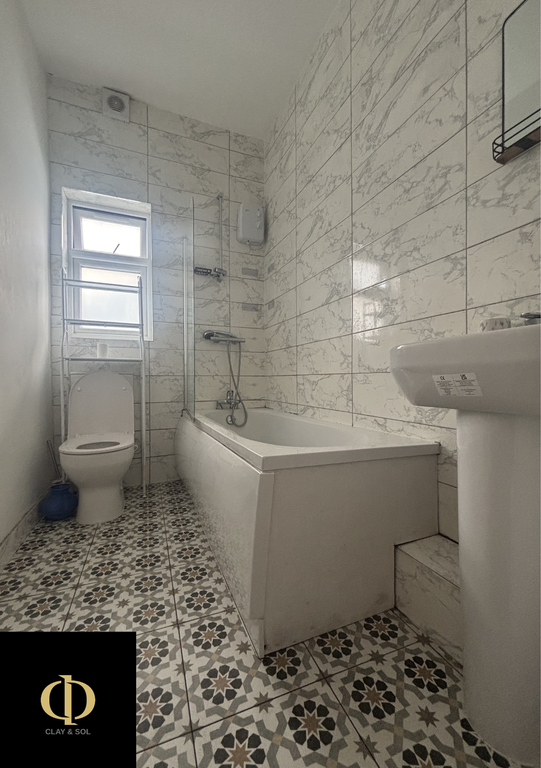 Property photo 3 of 5