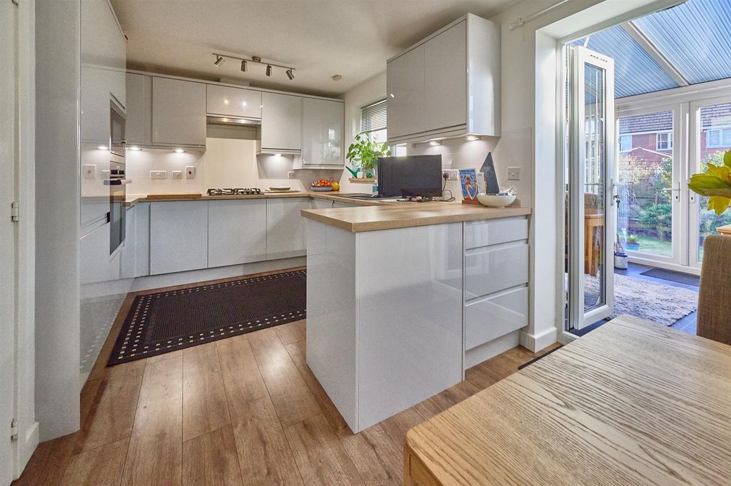 Property photo 2 of 16