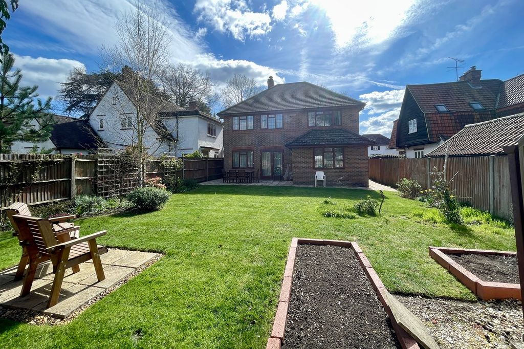 Additional image 26 of 4 bed detached house for saleSycamore Road, Farnborough GU14