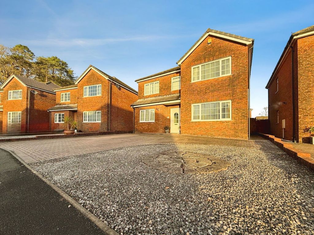 Property photo 2 of 37