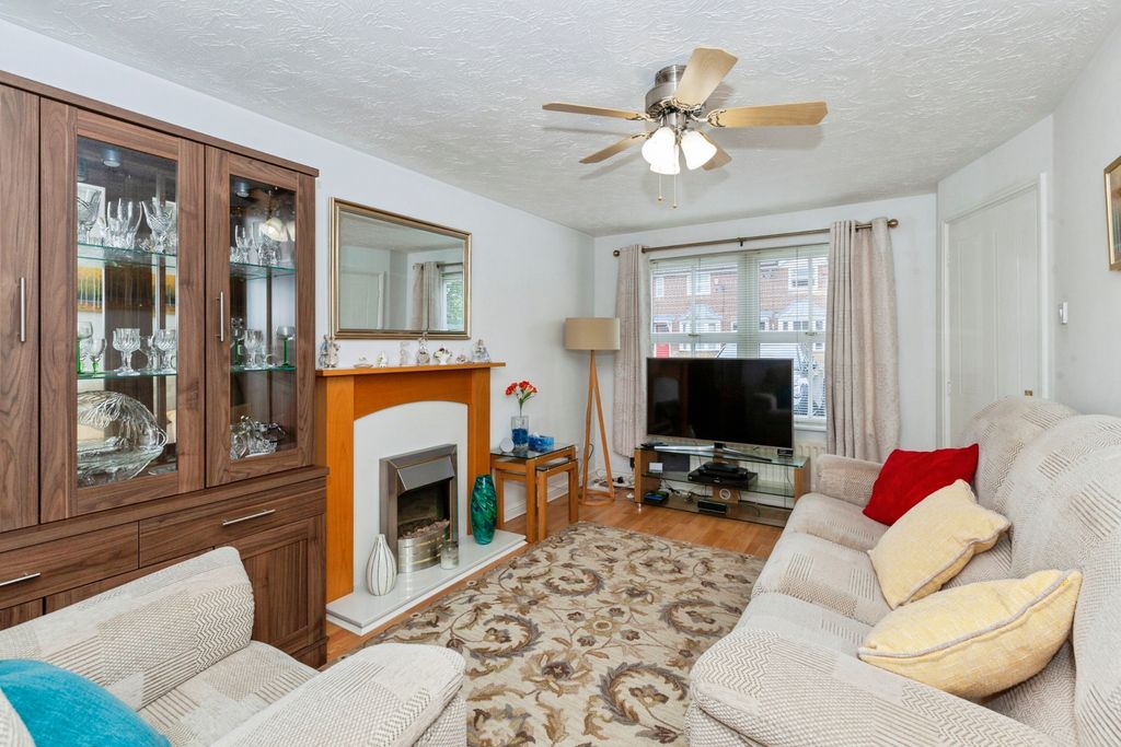 Property photo 3 of 19
