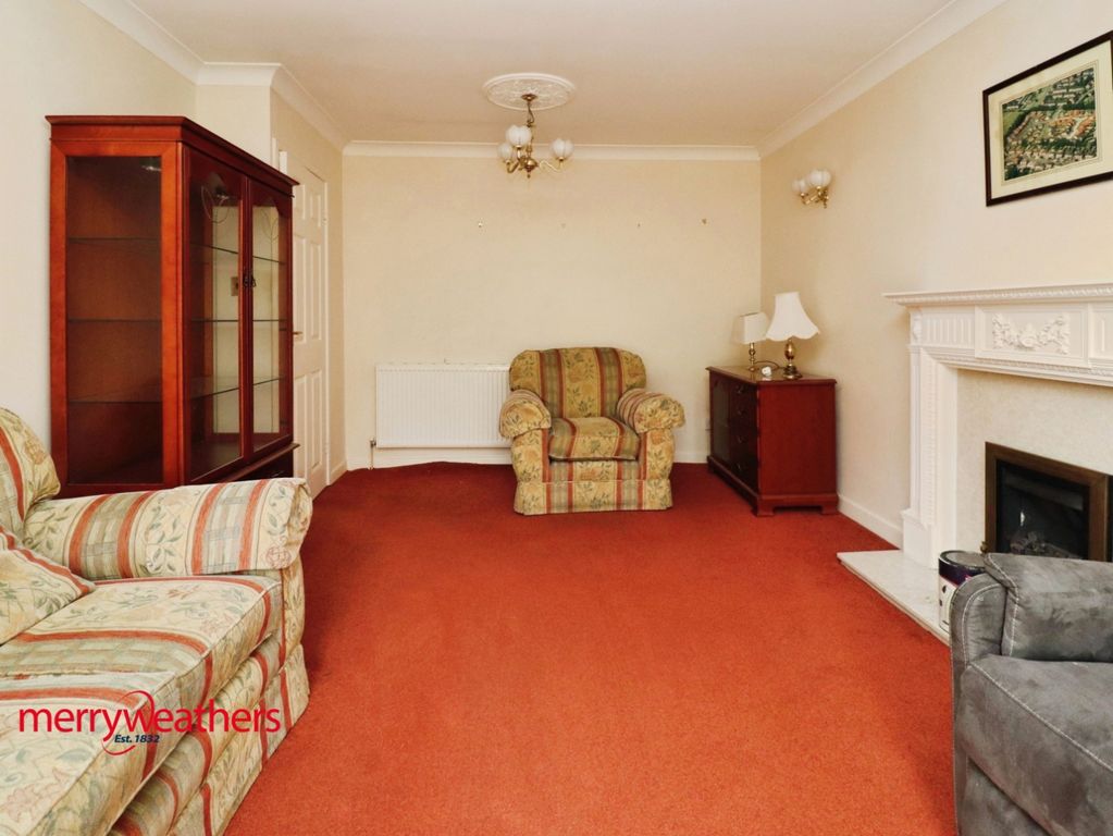 Property photo 3 of 14 Lounge